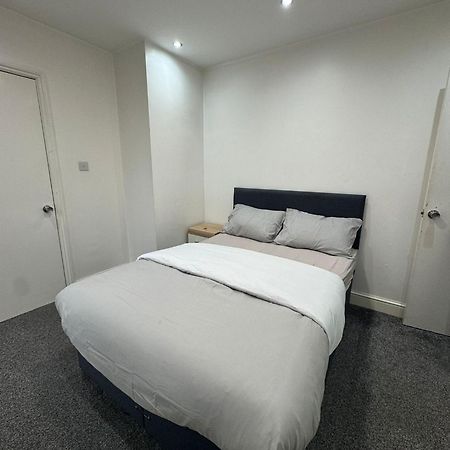 Room In Harrow On The Hill Exterior photo