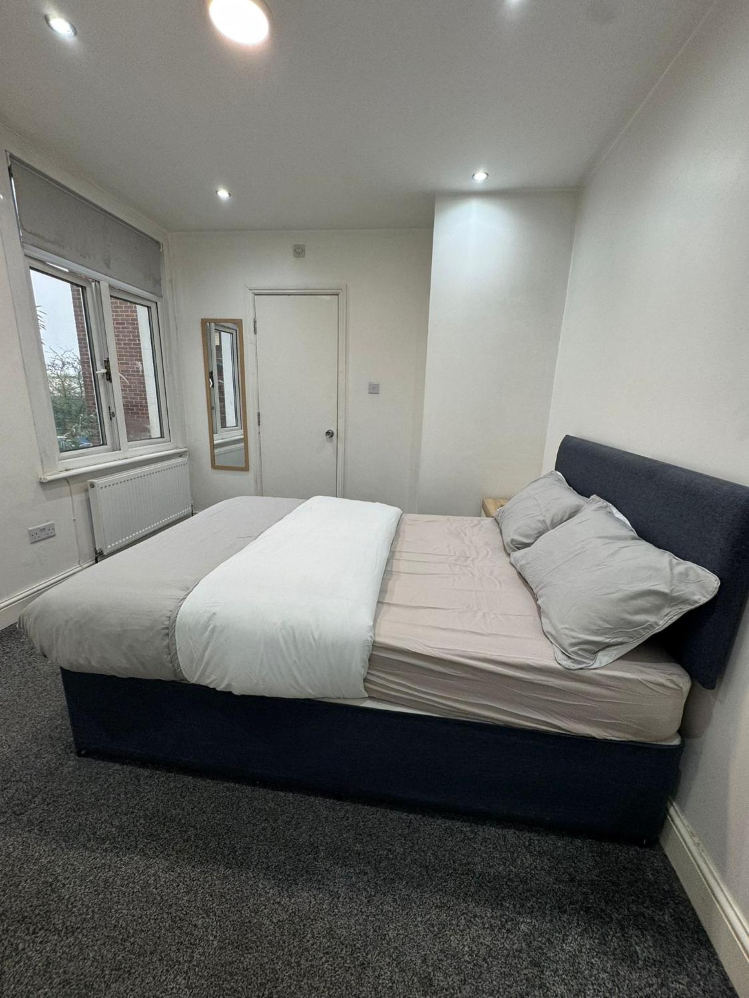 Room In Harrow On The Hill Exterior photo